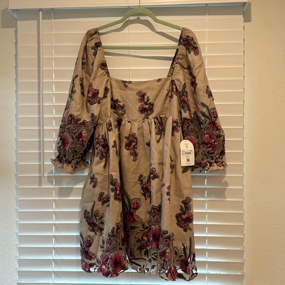 Women’s Arula Floral Mini Dress with Pockets, Size X, Tan, NWT